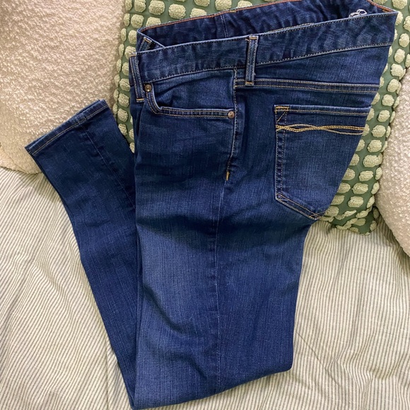 Eddie Bauer Dark Blue slightly curvy skinny jeans, size 8 - Picture 1 of 9